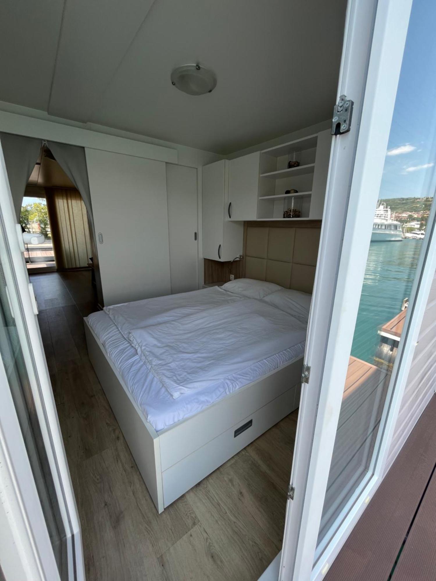 Marina Luxury Houseboat Lace Порторож Экстерьер фото
